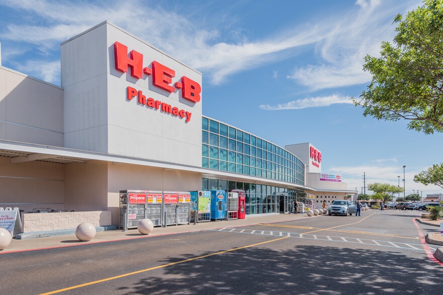 Primary Photo Of 7815 Mcpherson Ave, Laredo Unknown For Lease