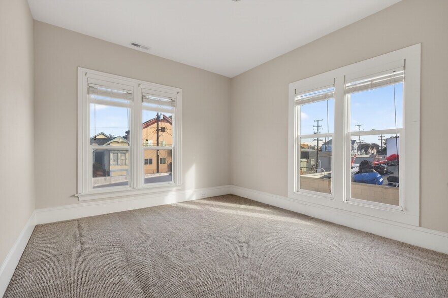More Photos Of 1011 E 11th St, Oakland Religious Facility For Sale