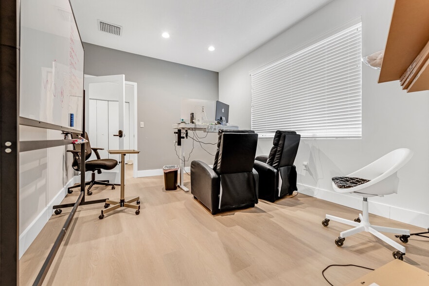 More Photos Of 195 Coquina Ct, Ormond Beach Office For Lease