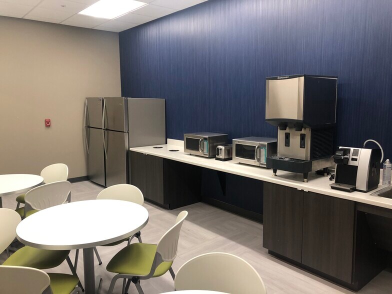 More Photos Of 7725 W Reno Ave, Oklahoma City Office For Lease