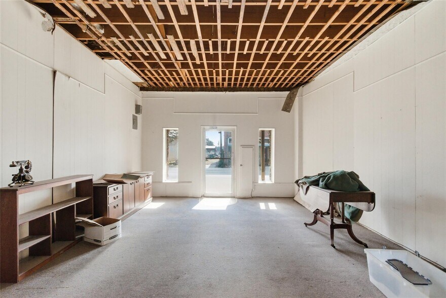 More Photos Of 226 E Blackjack St, Dublin Storefront Retail Residential For Sale