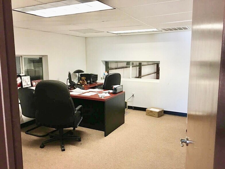 More Photos Of 4007 Osage St, Houston Warehouse For Sale