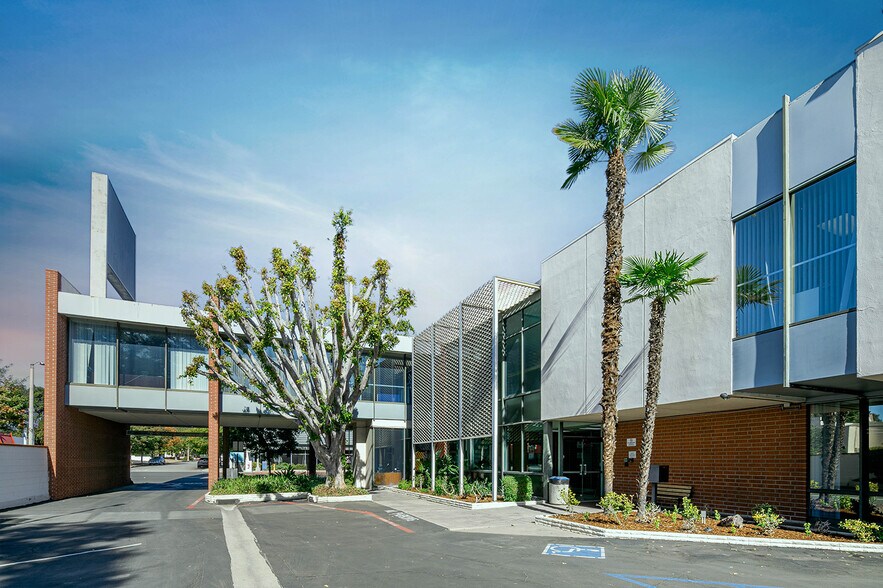 More Photos Of 526 W Las Tunas Dr, San Gabriel Office For Sale