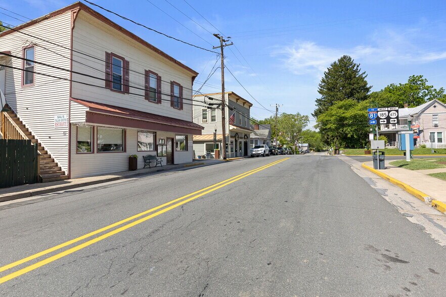 Primary Photo Of 125 S Main St, Edinburg General Retail For Sale