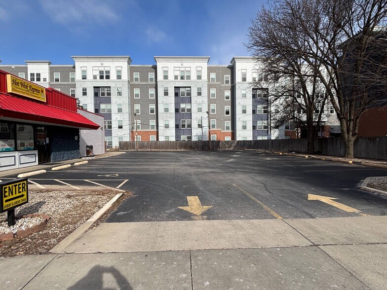 More Photos Of 1102 W University Ave, Urbana General Retail For Sale