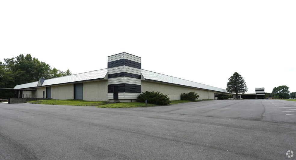 More Photos Of 100 Central Ave, Farmingdale Manufacturing For Lease