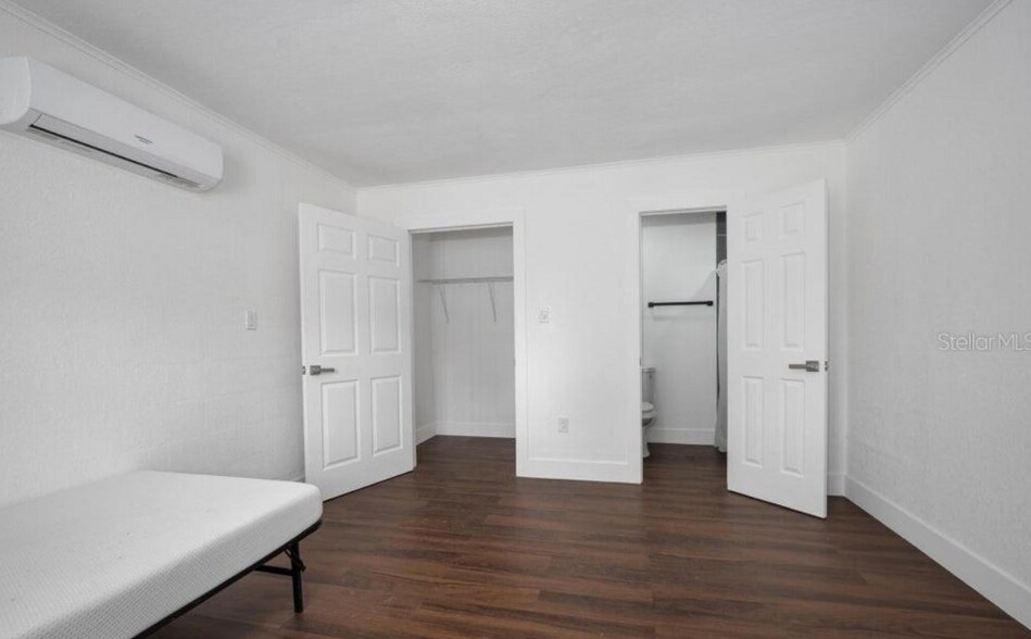 More Photos Of 934 S Ridgewood Ave, Daytona Beach Sorority Fraternity House For Sale