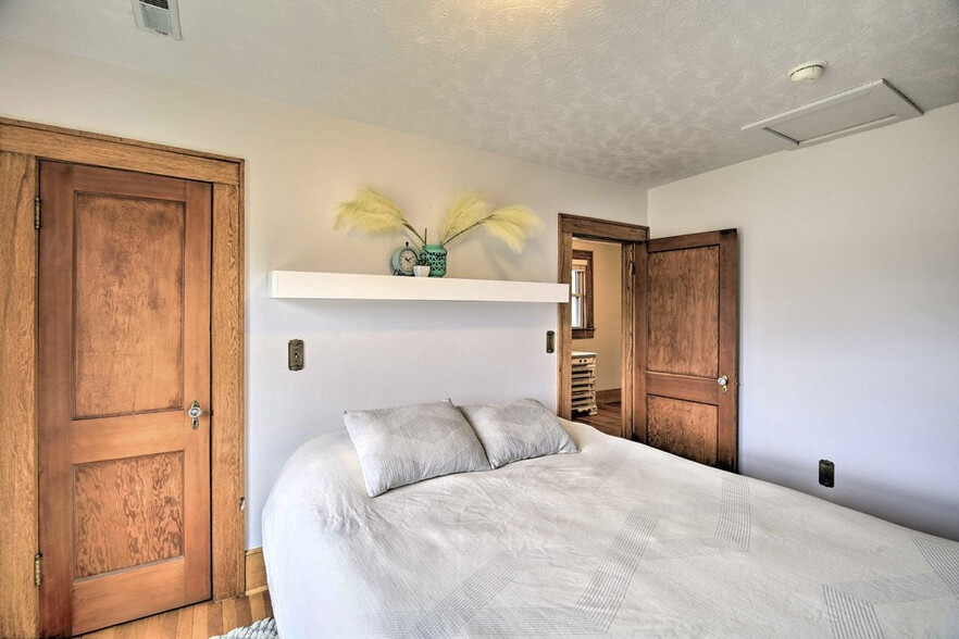 More Photos Of 132 Christiansburg Pike NE, Floyd Flex For Sale