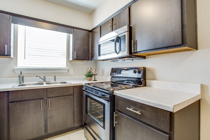 More Photos Of 4929 Reiger Ave, Dallas Apartments For Sale