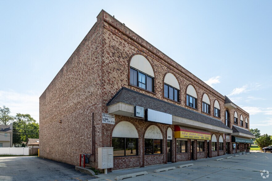 More Photos Of 333 N Wood Dale Rd, Wood Dale Medical For Lease