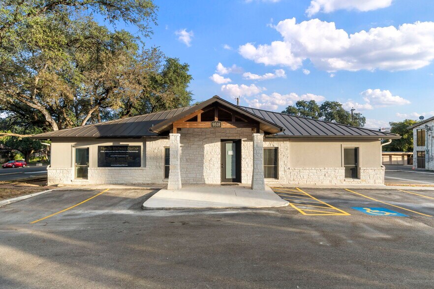 More Photos Of 9518 Tioga Dr, San Antonio Office For Sale