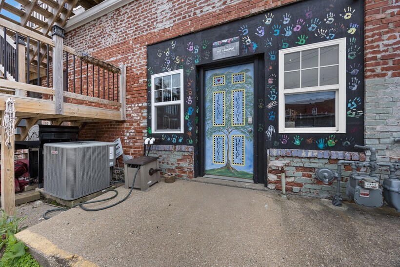 More Photos Of 106 E Main St, Anamosa Restaurant For Lease