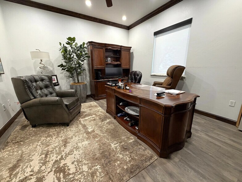 More Photos Of 921 26th Ave NW, Norman Office For Lease