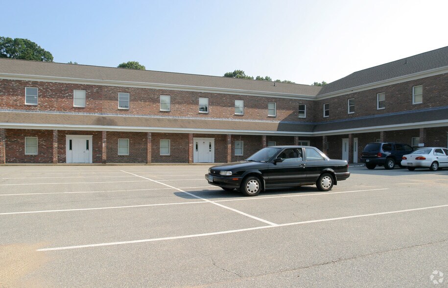 More Photos Of 41 Kings Hwy, Gales Ferry Office For Lease