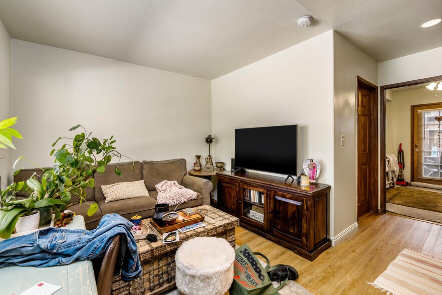More Photos Of 4436 Woodman Ave, Sherman Oaks Apartments For Sale