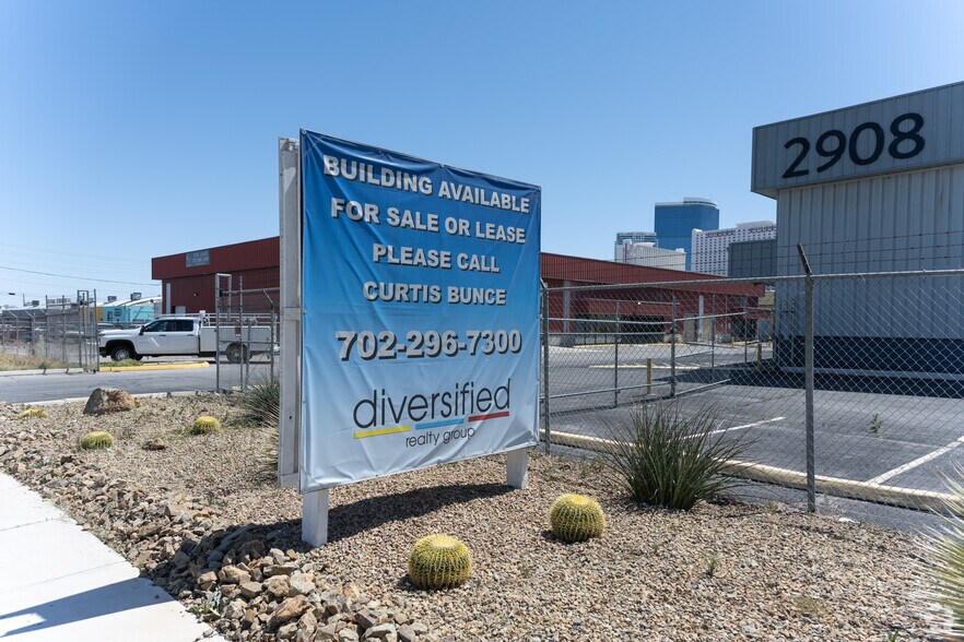 More Photos Of 2908 S Highland Dr, Las Vegas Warehouse For Lease