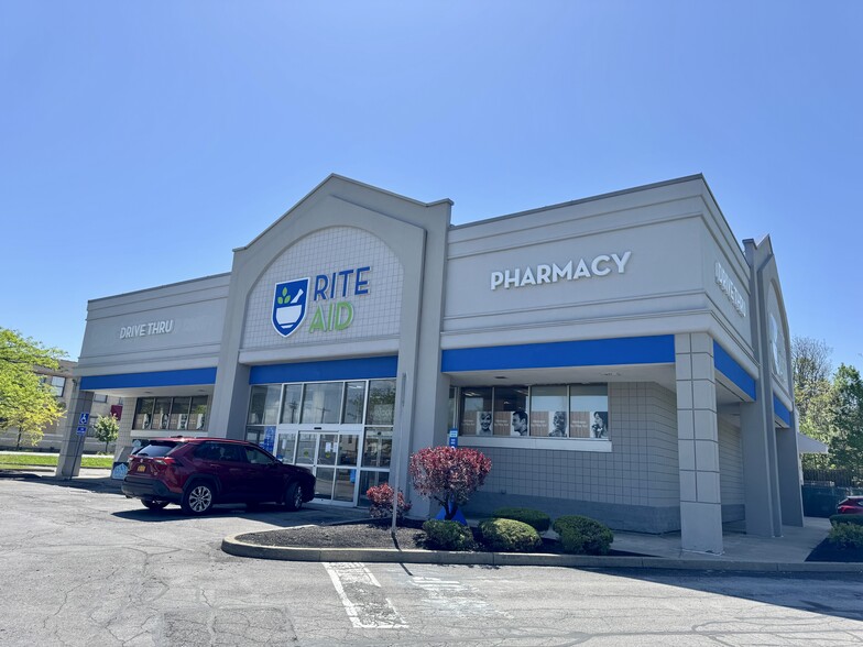 More Photos Of 2585 Main St, Buffalo Drugstore For Lease