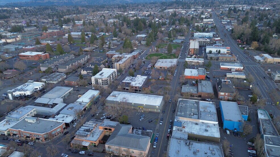 More Photos Of 211 NE Roberts Ave, Gresham Freestanding For Sale