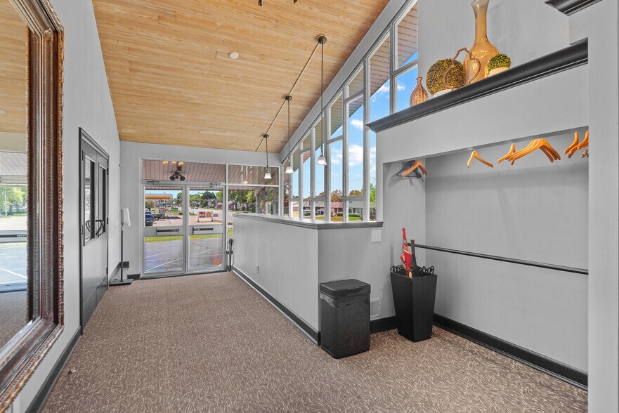 More Photos Of 2450 Pontoon Rd, Granite City Religious Facility For Sale