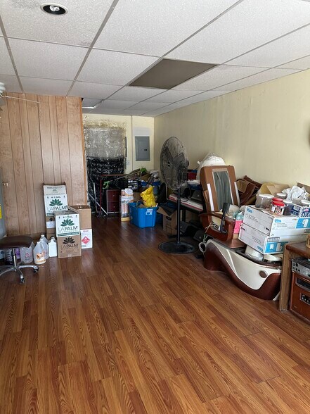 More Photos Of 11 N Virginia Ave, Penns Grove Office For Sale