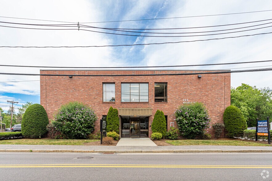 More Photos Of 223 Walnut St, Framingham Medical For Lease