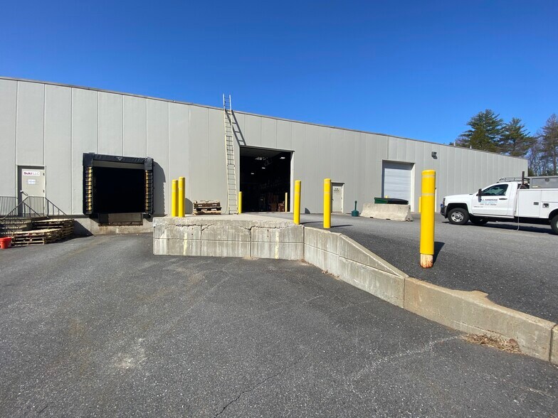 More Photos Of 22 Marin Way, Stratham Office For Lease