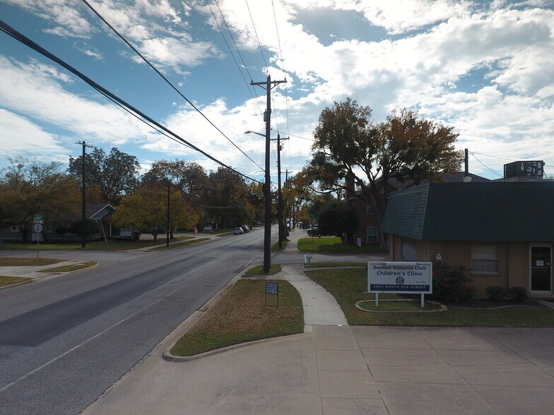 More Photos Of 1005 N Elm St, Denton Office For Lease