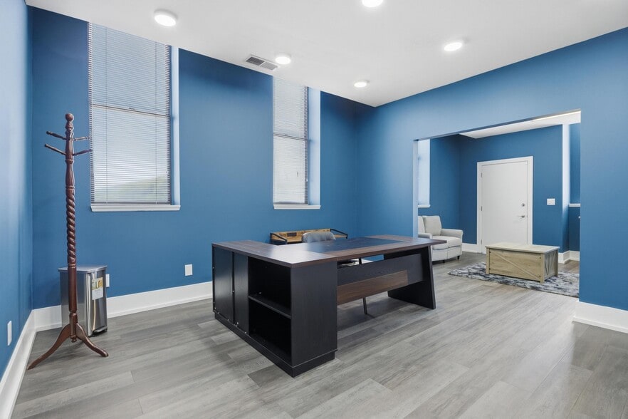 More Photos Of 2401 Broad Street, Chattanooga Office For Sale