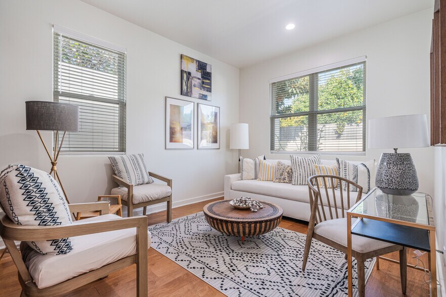 More Photos Of 3718 S Barrington Ave, Los Angeles Rehabilitation Center For Lease