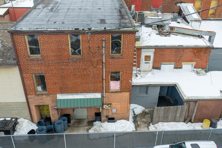 More Photos Of 127 S Broadway St, New Philadelphia Storefront Retail Office For Sale