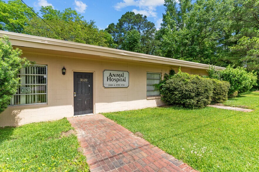 More Photos Of 3522 James B White Hwy, Whiteville Veterinarian Kennel For Sale