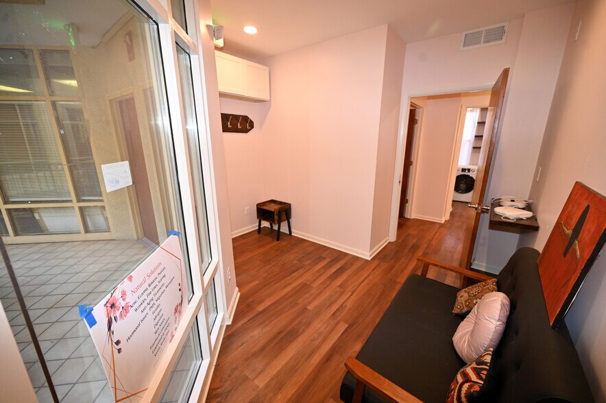 More Photos Of 723 S Charles St, Baltimore Office Residential For Sale