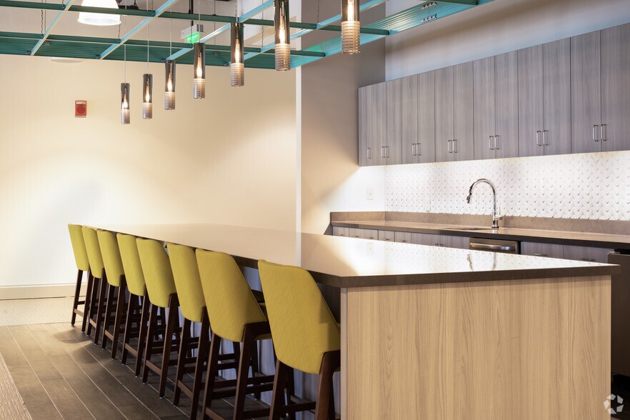 More Photos Of 36 S Charles St, Baltimore Office For Lease