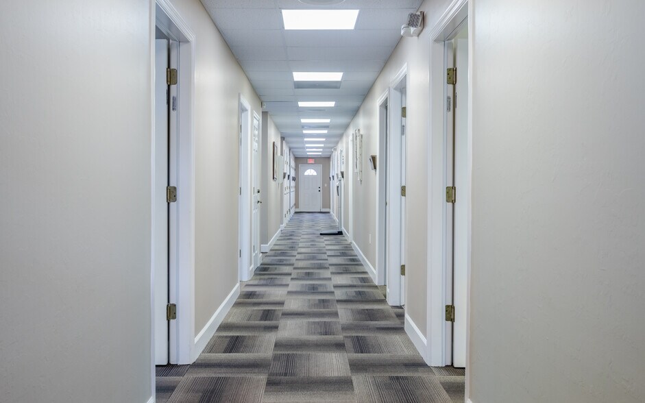 More Photos Of 150 Pondella Rd, North Fort Myers Medical For Sale