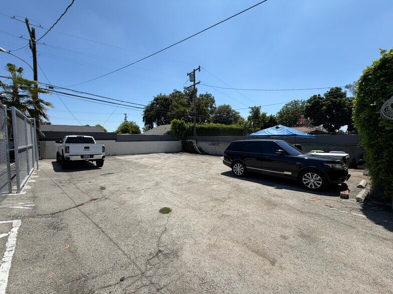 More Photos Of 480 S Rosemead Blvd, Pasadena Office For Sale
