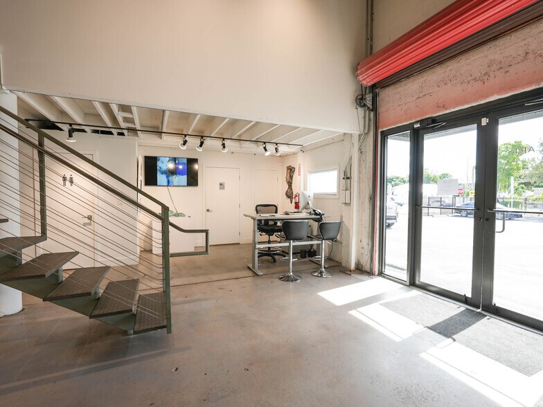 More Photos Of 390 SE 2nd Ave, Delray Beach Warehouse For Sale