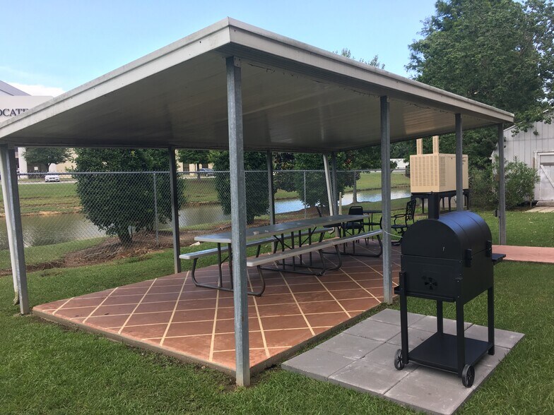 More Photos Of 10645 Reiger Rd, Baton Rouge Hotel For Sale