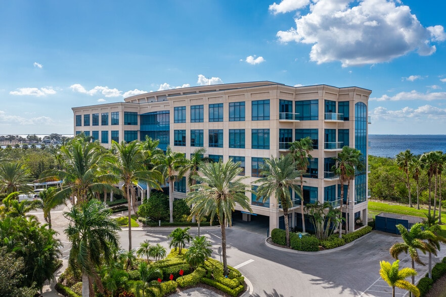 More Photos Of 5550 W Executive Dr, Tampa Office Residential For Sale