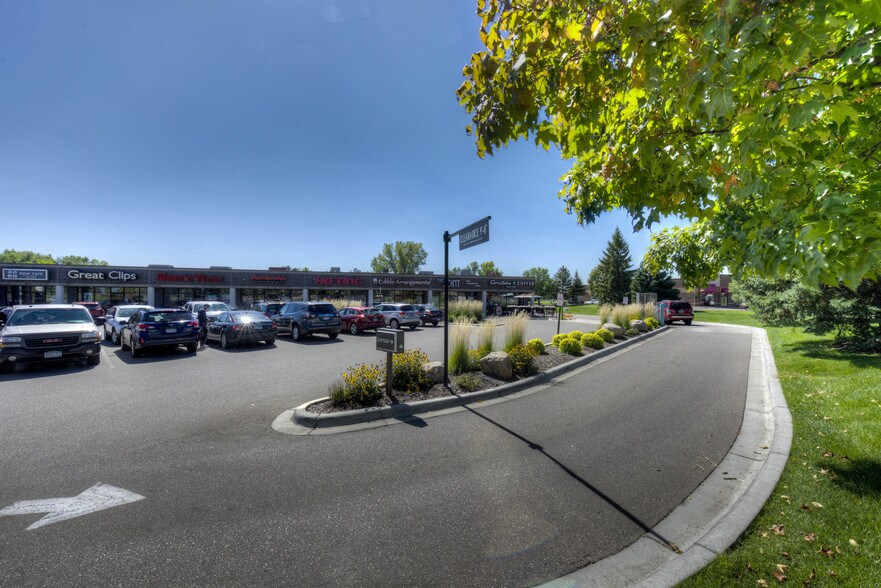 More Photos Of 1380 Duckwood Dr, Eagan Unknown For Lease