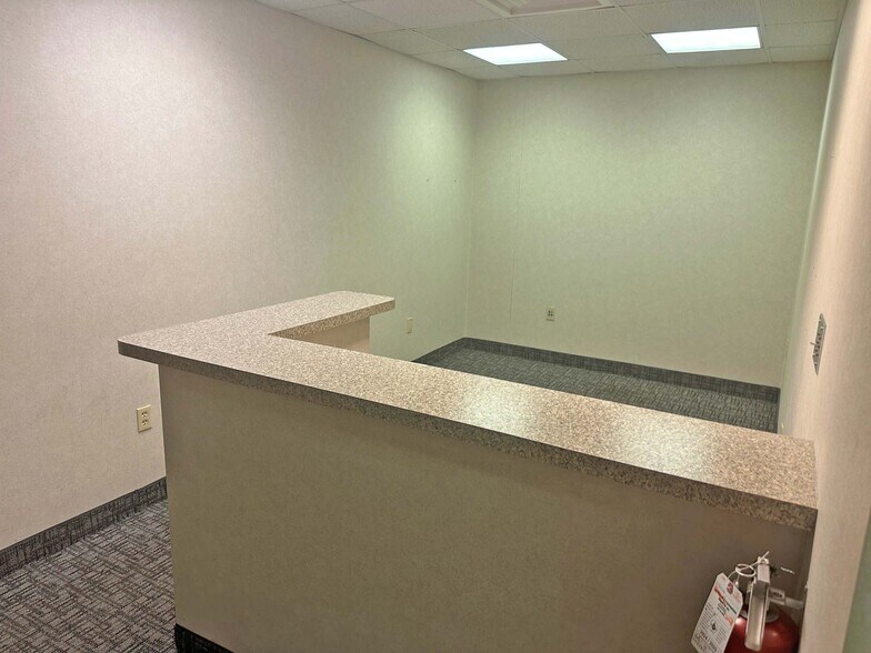 More Photos Of 390 Pierce St, Kingston Medical For Lease