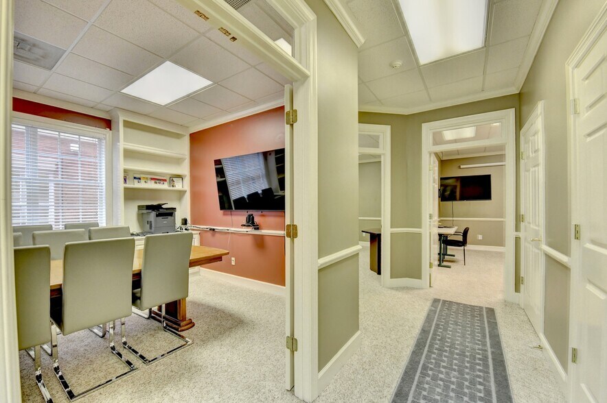 More Photos Of 3535 Roswell Rd, Marietta Medical For Sale