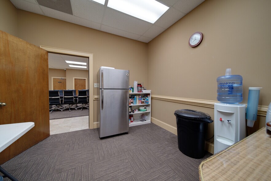 More Photos Of 322 S Main St, Lancaster Medical For Sale