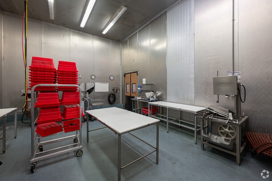 More Photos Of 7601 El Camino Real, Daly City Food Processing For Lease
