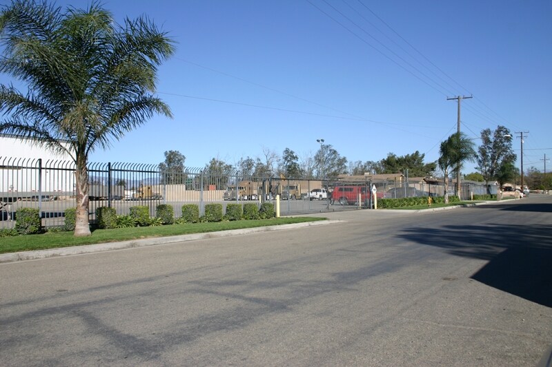 More Photos Of 15810 Boyle Ave, Fontana Office For Sale