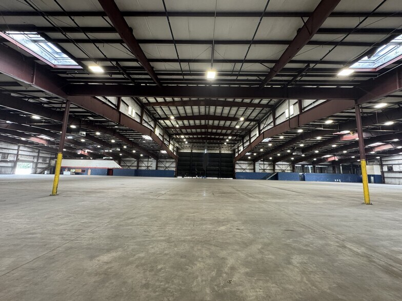 More Photos Of 2706 White Horse Rd, Greenville Warehouse For Lease
