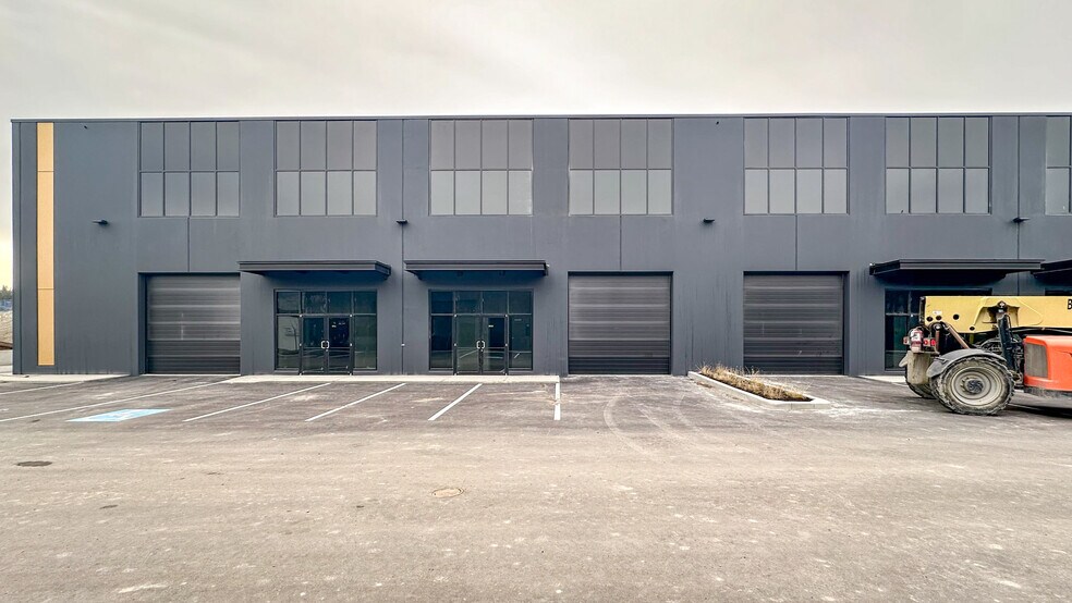More Photos Of 2094 Pier Mac Way, Kelowna Warehouse For Sale