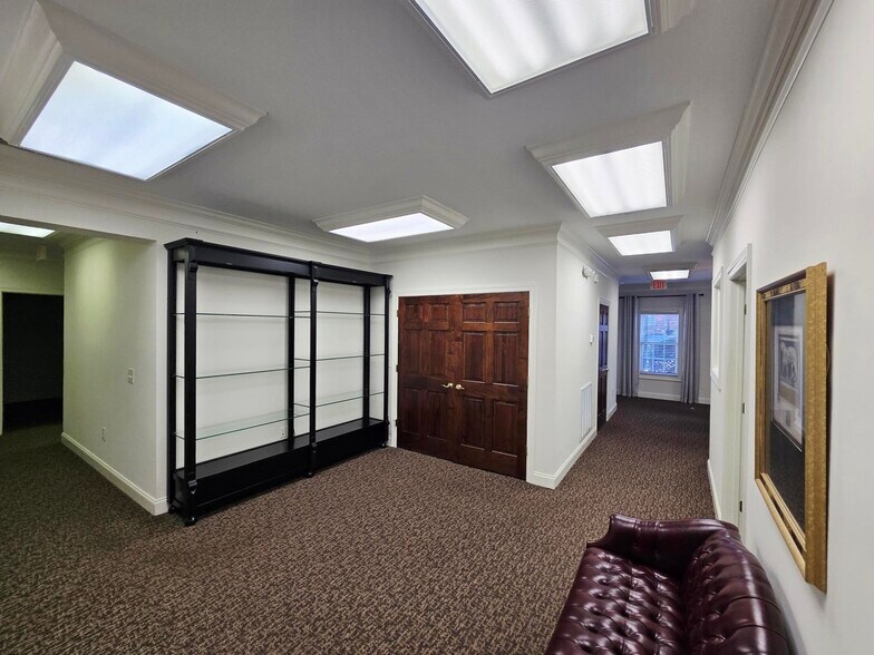 More Photos Of 8313 Six Forks Rd, Raleigh Office For Sale