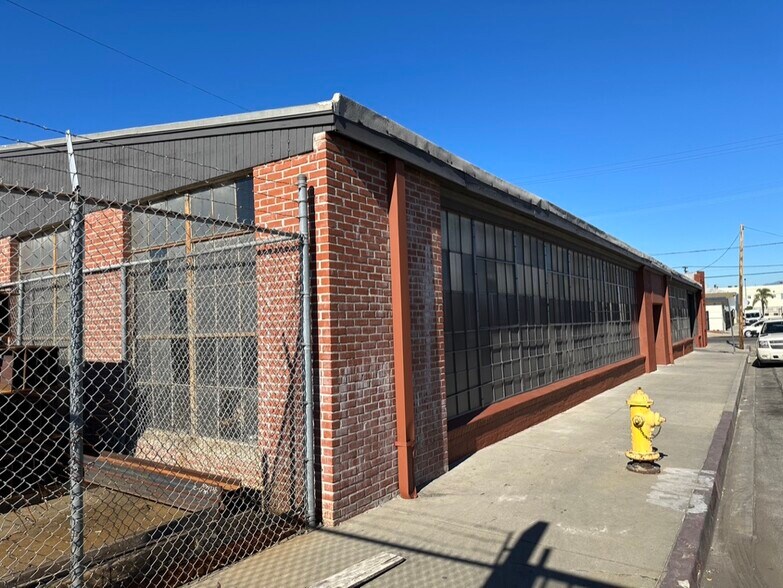 More Photos Of 2266 E 38th St, Vernon Warehouse For Lease