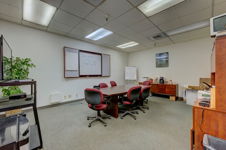 More Photos Of 575-585 Reactor Way, Reno Distribution For Lease