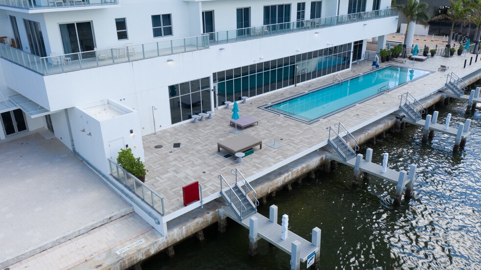 More Photos Of 4010 S Ocean Dr, Hollywood Hotel For Lease